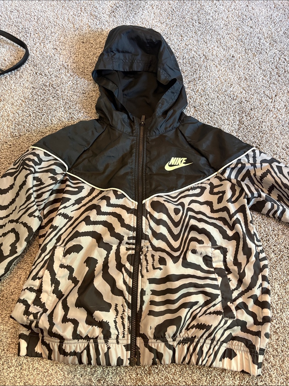Nike Black & Beige Zebra-Print Hooded Windbreaker with Neon Logo (youth XL)